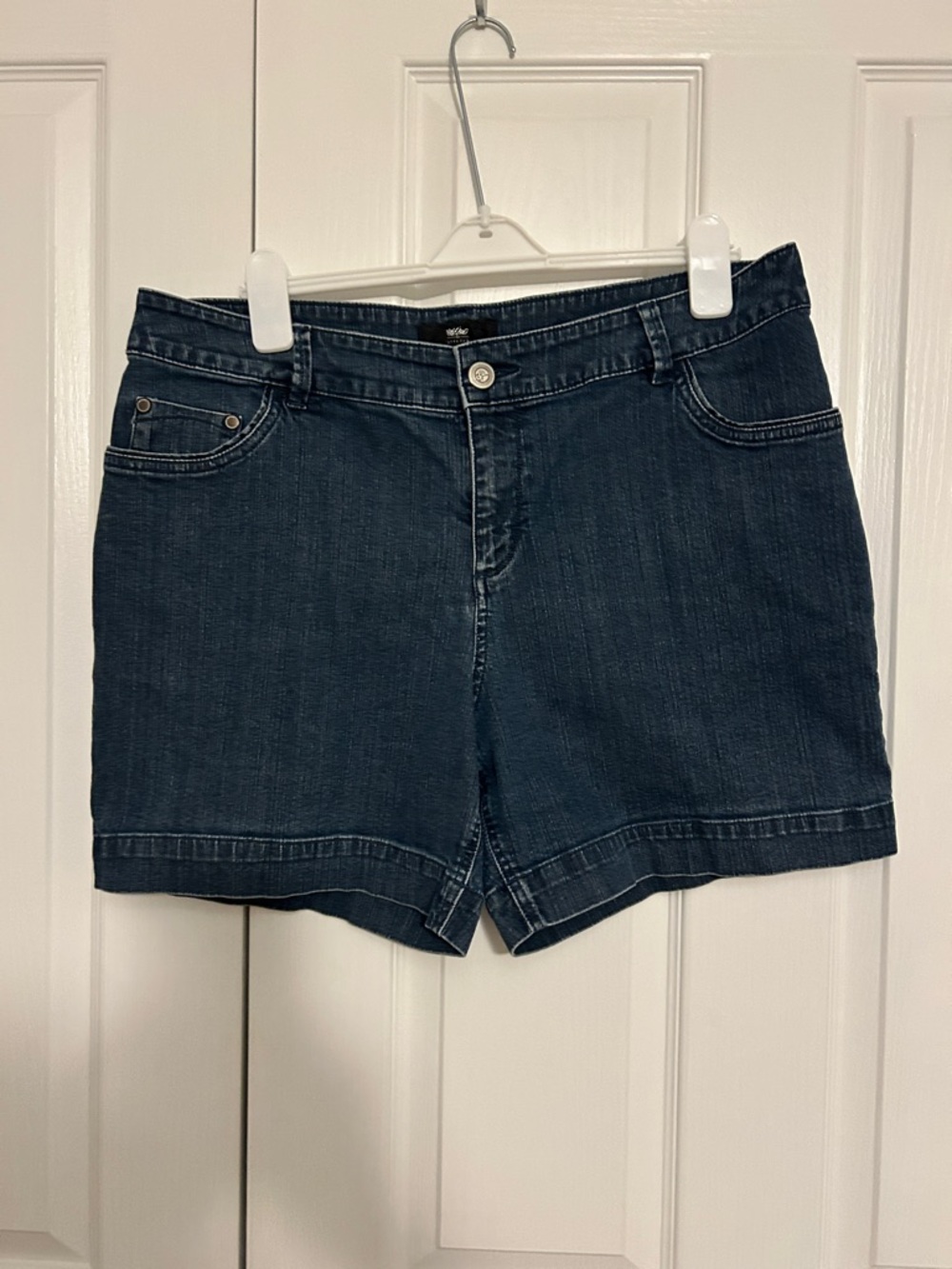Mossimo Dark Blue Denim High-Rise Women's Shorts Size 18W